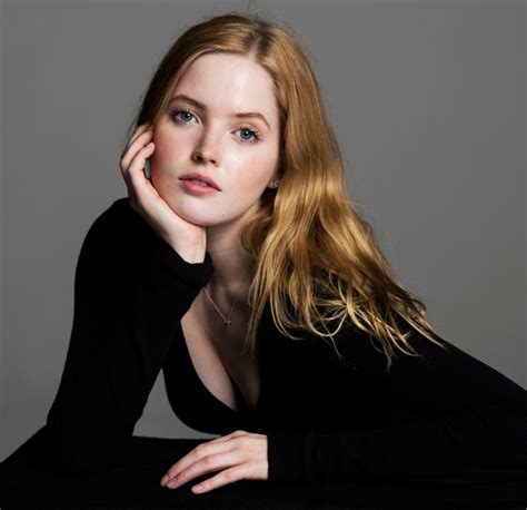 Ellie Bamber .